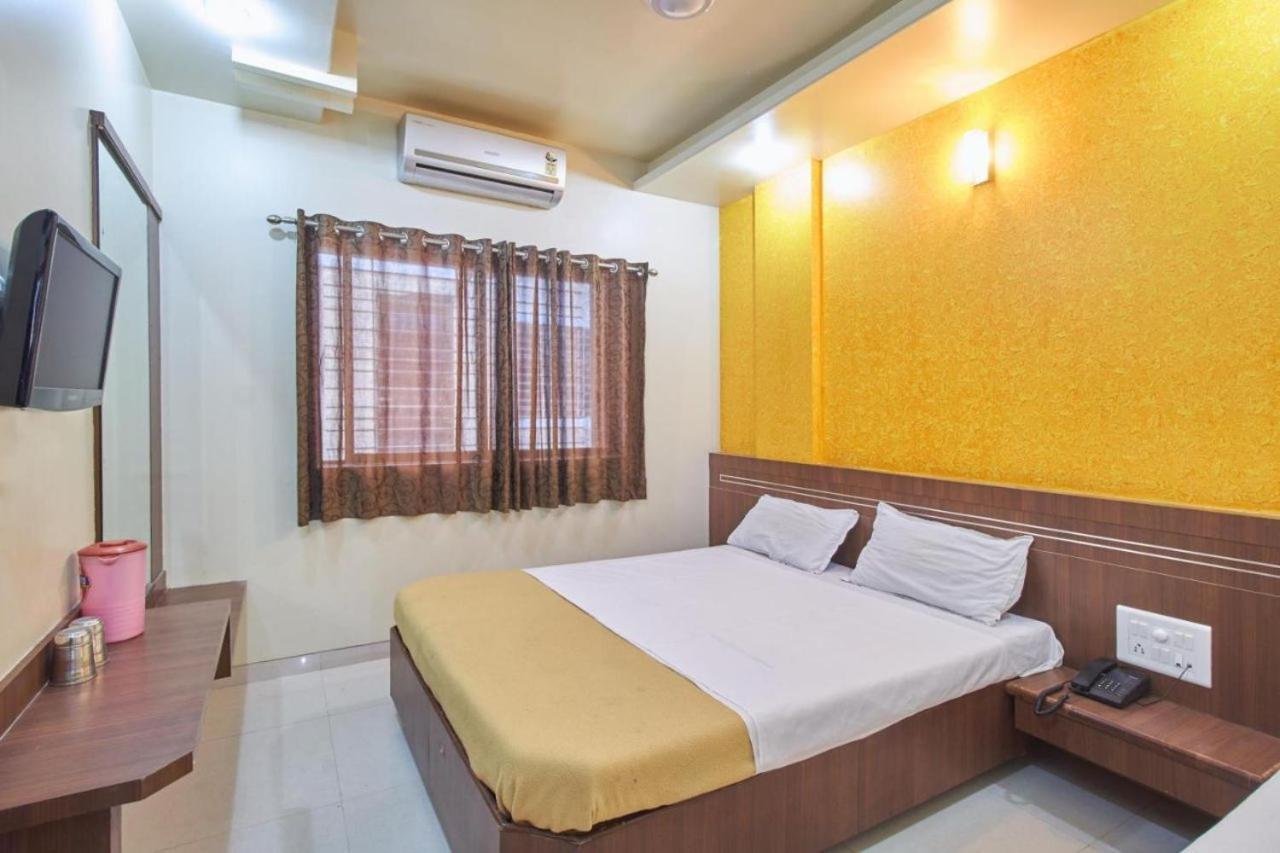 Hotel Jain Residency Ширди Экстерьер фото