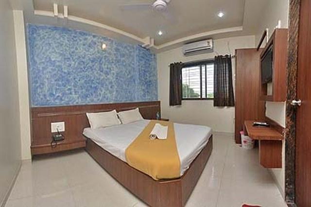 Hotel Jain Residency Ширди Номер фото