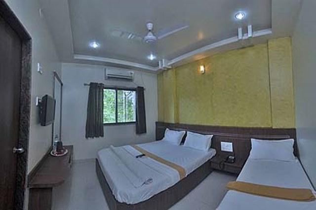 Hotel Jain Residency Ширди Экстерьер фото